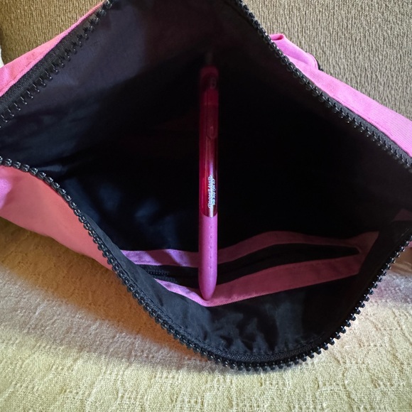 Baggu Azalea Medium Cargo Crossbody - Picture 3 of 3